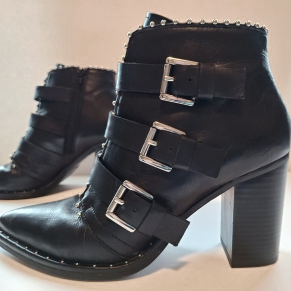Steve Madden Black Leather Humble Ankle Booties Size 7.5 - Picture 4 of 16